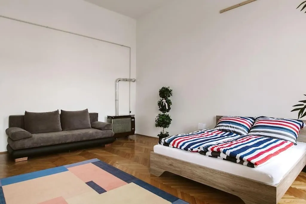 Gigantic Modern Apartment For Up To 10 Guests Next To Basilica! 布达佩斯