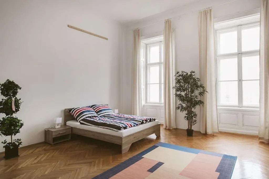 Gigantic Modern Apartment For Up To 10 Guests Next To Basilica! 布达佩斯