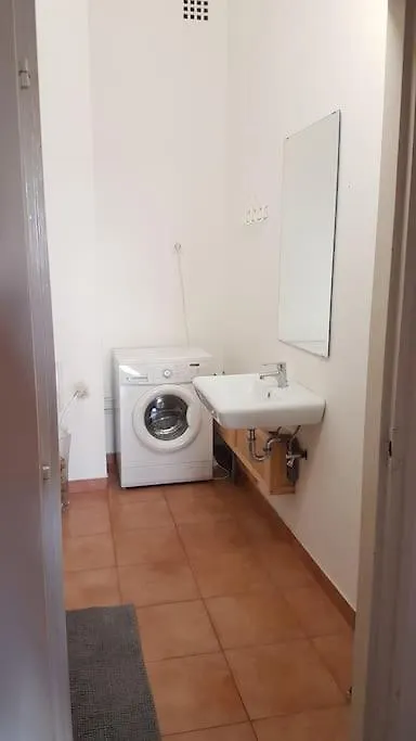 Gigantic Modern Apartment For Up To 10 Guests Next To Basilica! 布达佩斯